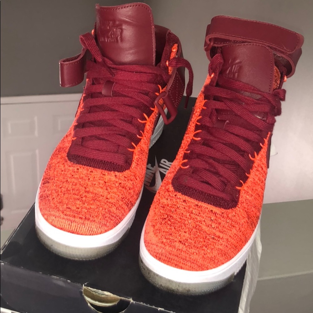 Women’s Nike AF1 Flyknit